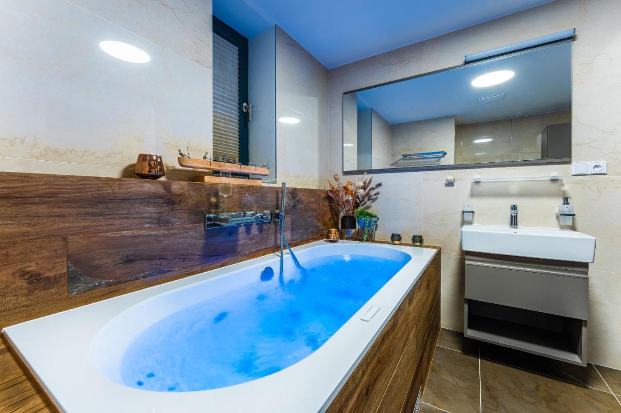 ליפנו נאד וויטאבו Apartament I313 Molo Lipno With Private Wellness מראה חיצוני תמונה