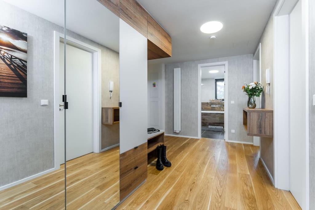 ליפנו נאד וויטאבו Apartament I313 Molo Lipno With Private Wellness מראה חיצוני תמונה